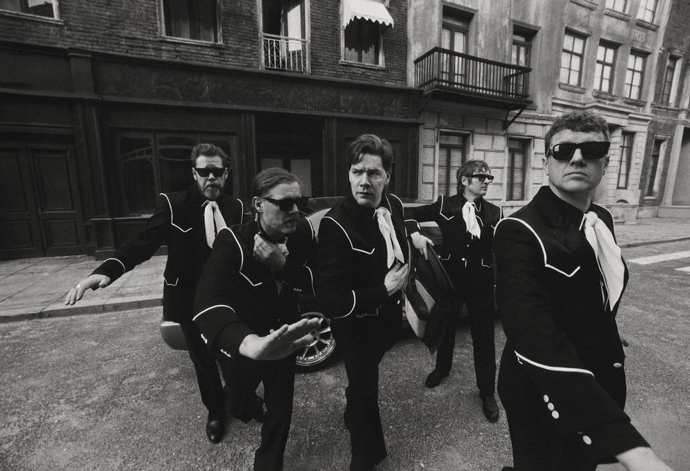 THE HIVES