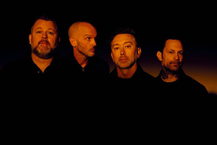 RISE AGAINST