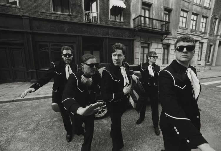 THE HIVES